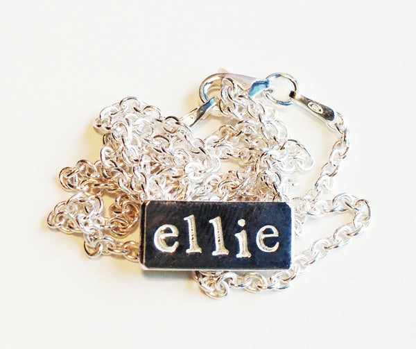 Personalized bespoke name necklace