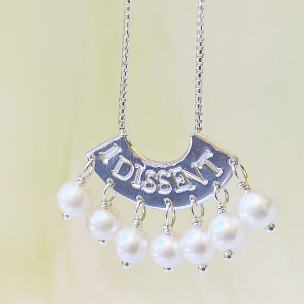 I DISSENT collar with large pearls necklace