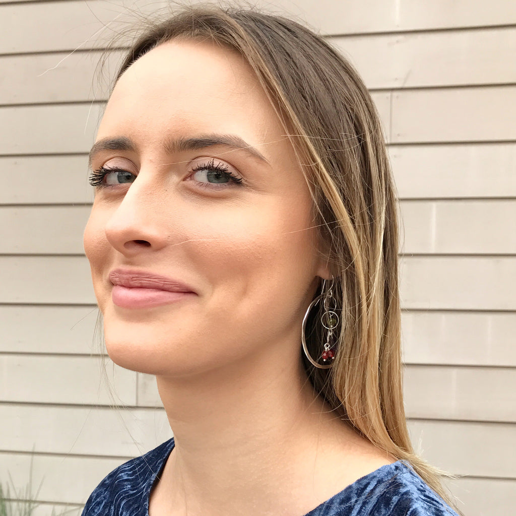 Shooting Stars earrings with faceted gemstones