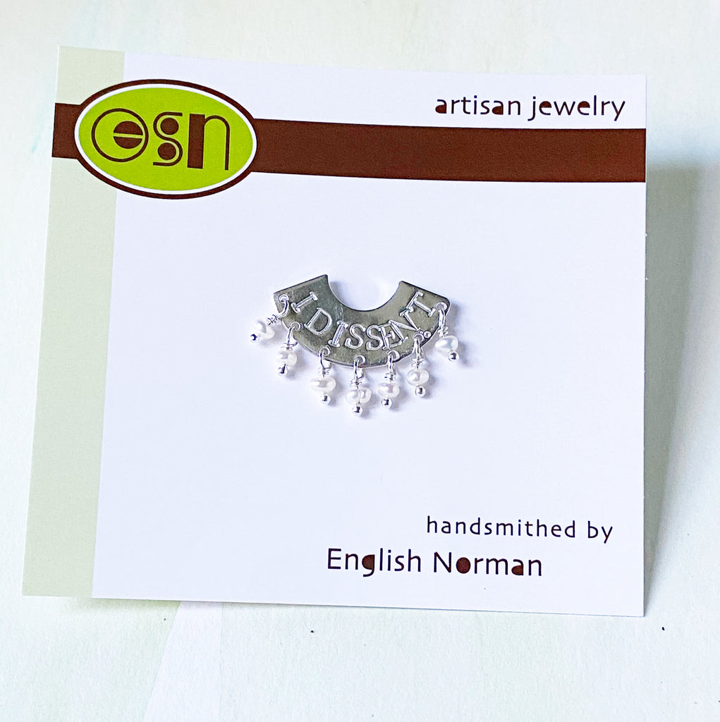 I DISSENT collar with small pearls pin