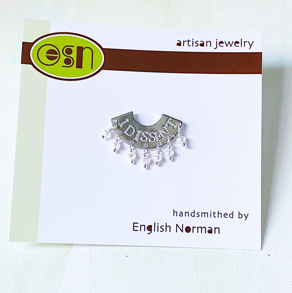 I DISSENT collar with small pearls pin