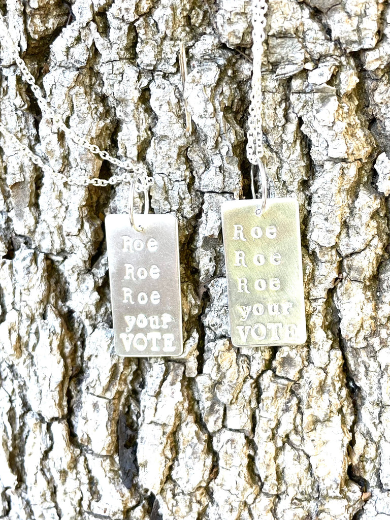 Roe Roe Roe your vote Pendant necklace
